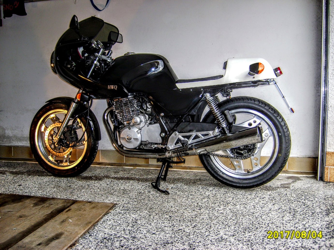 XBRCaferacer1.JPG